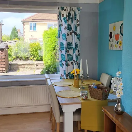 Contractors Dream~Pool Table~Close To Luton Airport~Three Double Bedrooms Exterior photo