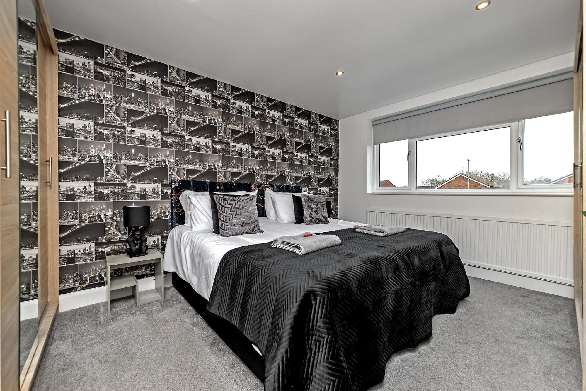 Contractors Dream~pool Table~close To Luton Airport~three Double Bedrooms Luton (Bedfordshire)